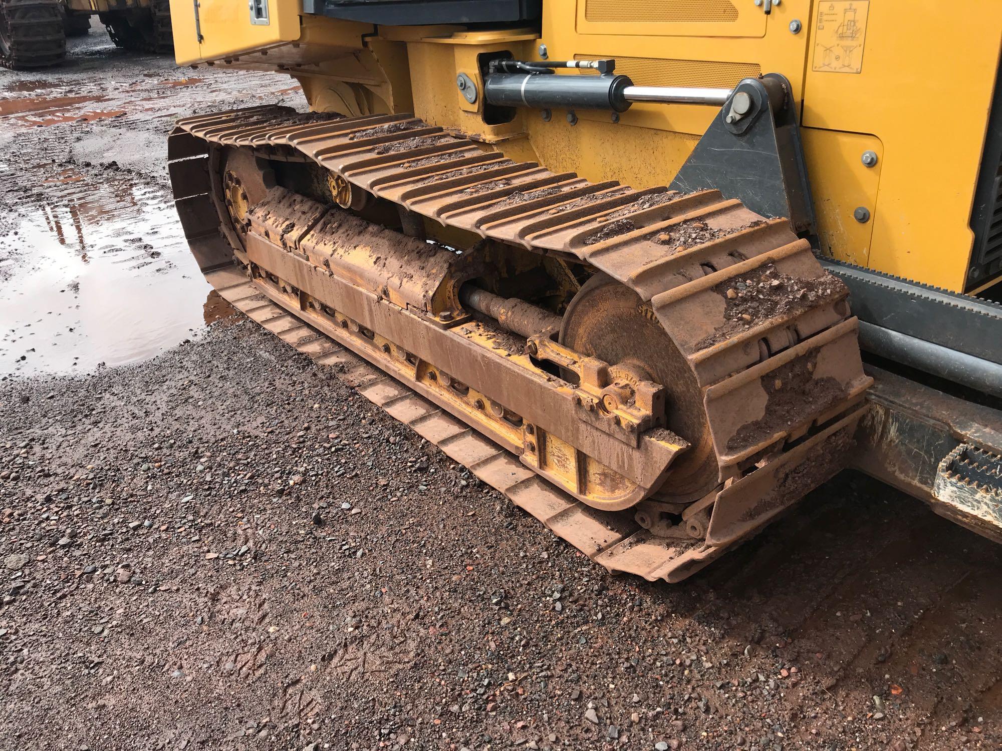 2016 John Deere 550K XLT crawler dozer; cab w/ AC; 6-way blade; hy stat trans; rear drawbar; 2,672