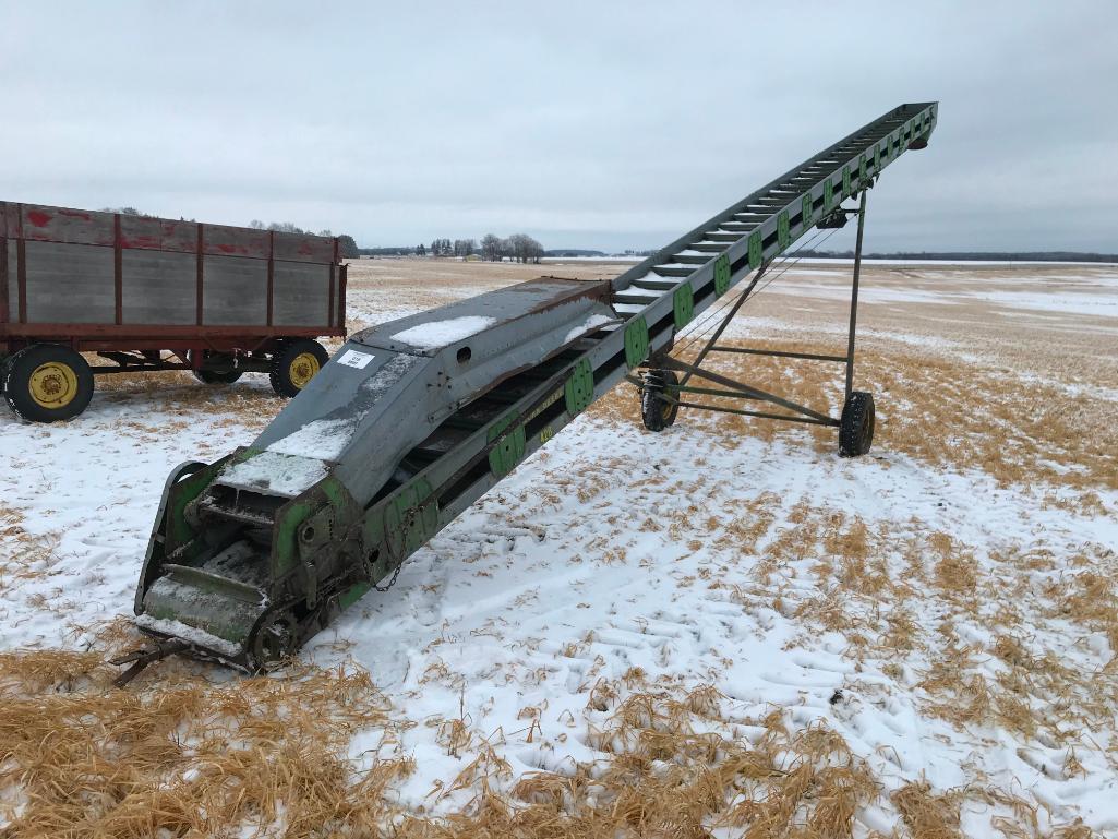 John Deere 428 48' bale & grain elevator on transport w/ fold out drag hopper.