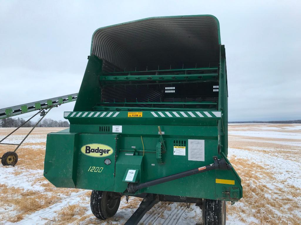 Badger BN 1200 16' chopper box on Miller TA running gear; LH unload; s/n 16-03480.