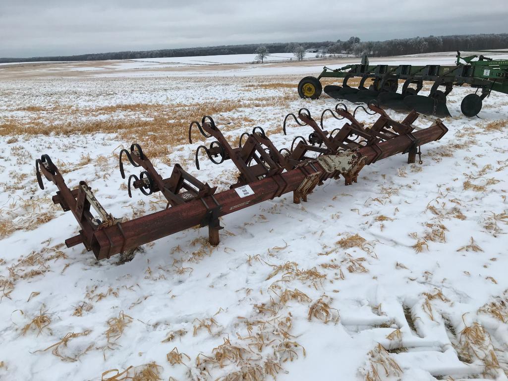 Noble 6-row 3pt cultivator.