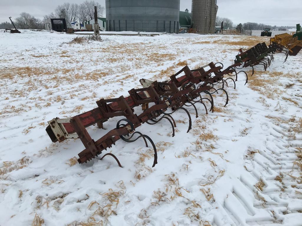 Noble 6-row 3pt cultivator.