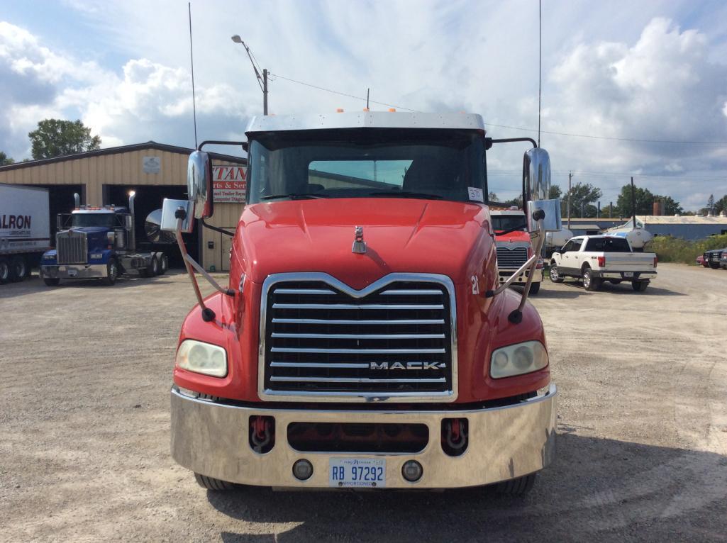 (TITLE) 2015 Mack CXU 613 tandem axle day cab tractor; Mack MP8-445C 12.8L engine; Mack M Drive auto