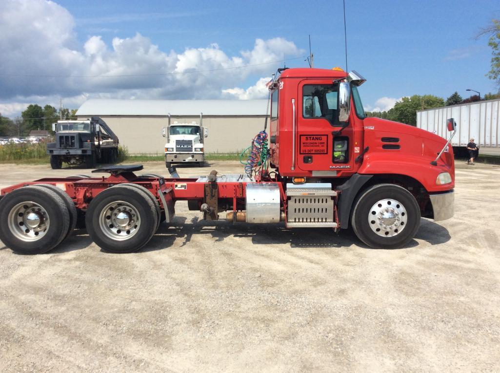 (TITLE) 2015 Mack CXU 613 tandem axle day cab tractor; Mack MP8-445C 12.8L engine; Mack M Drive auto