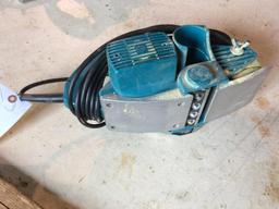 Makita Mod. 1002B 110 MM power planer.