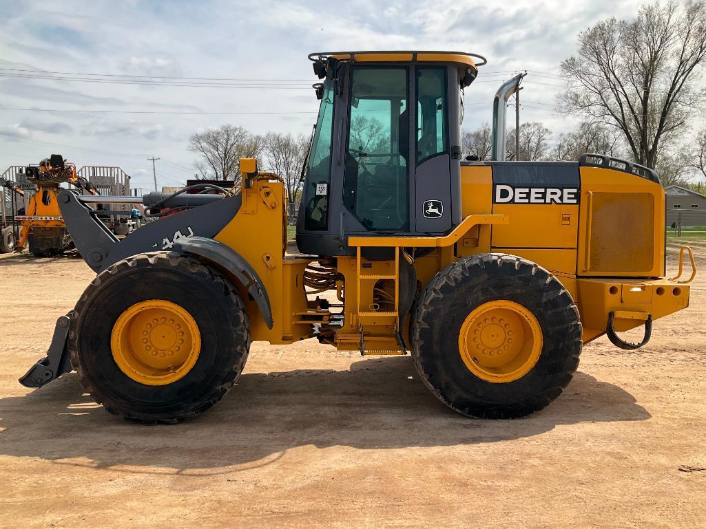 2006 John Deere 544 J wheel loader; cab w/ A.C.; JRB style Q.C.; 20.5R-25 tires; 3rd valve; 15,695