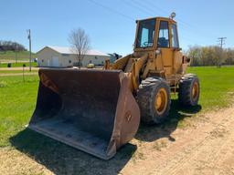 1984 Caterpillar 930 wheel loader; cab w/ heat; 17.5 x 25 tires; 2- pin on buckets; s/n 41K12584.