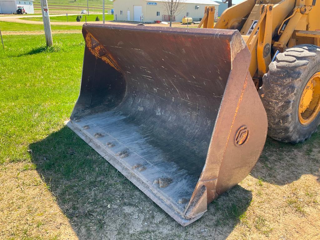 1984 Caterpillar 930 wheel loader; cab w/ heat; 17.5 x 25 tires; 2- pin on buckets; s/n 41K12584.