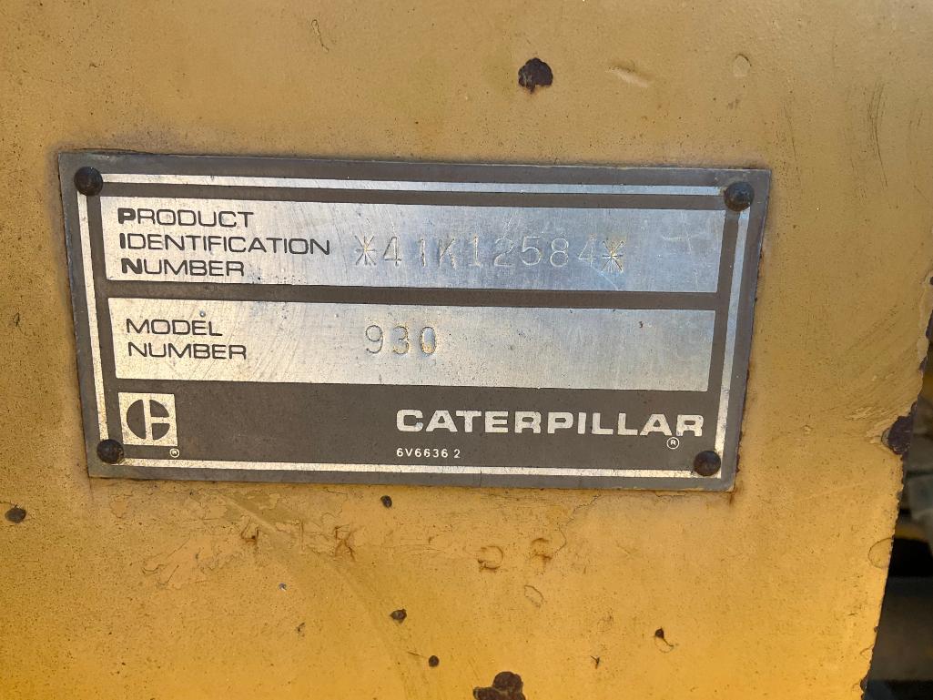 1984 Caterpillar 930 wheel loader; cab w/ heat; 17.5 x 25 tires; 2- pin on buckets; s/n 41K12584.