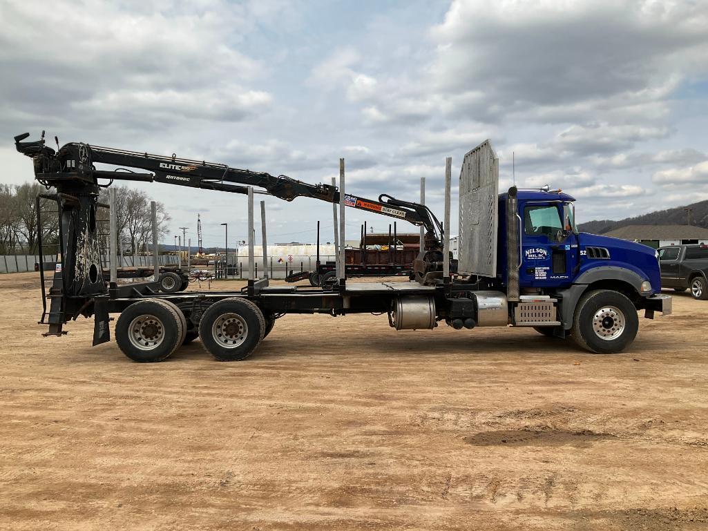 (TITLE) 2017 Mack GU 813 tandem axle log truck; Mack MP8 445 C 12.8 litre engine; Maxi Torque ES 10