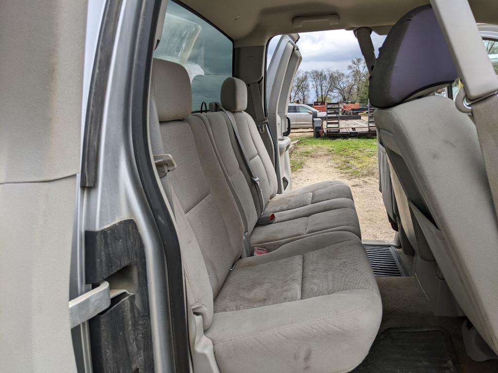 (TITLE) 2012 Chevrolet 1500 Silverado LT 4x4 ext. cab pickup truck; 5.3 L engine; 186,515 miles