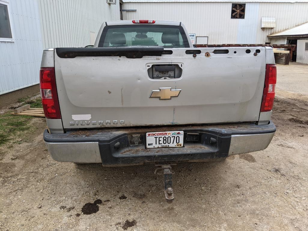 (TITLE) 2009 Chevrolet 1500 Silverado WT 4x4 reg. cab pickup truck; 4.3 L engine; 224,627 miles