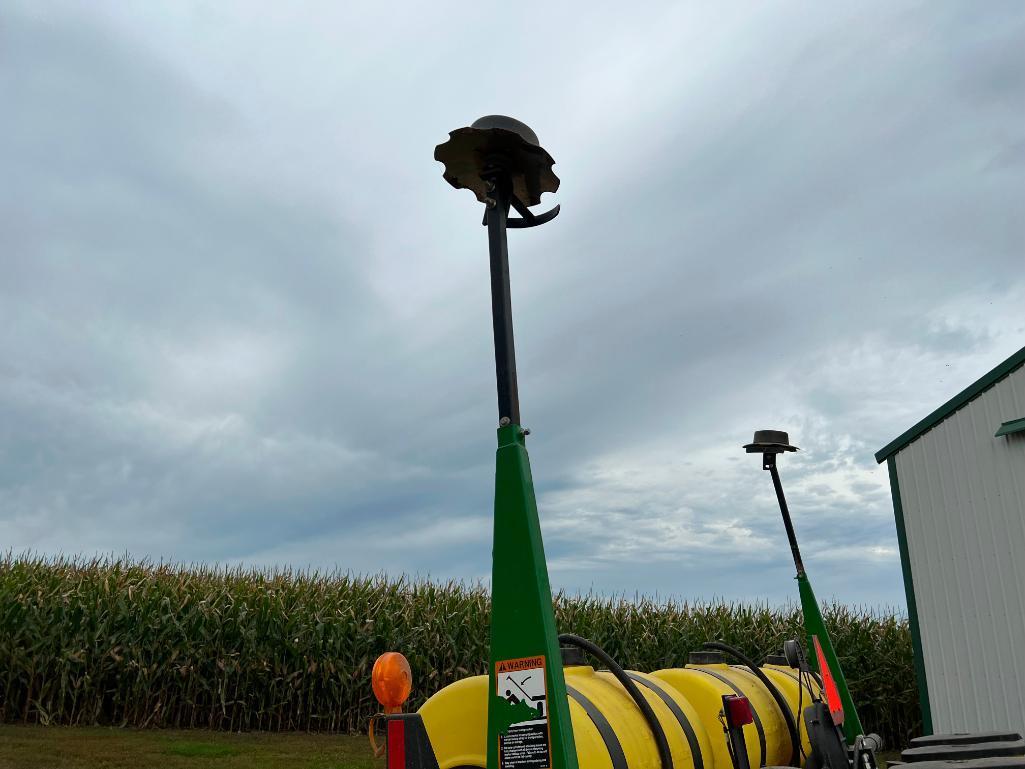 2016 John Deere 1755 6-row corn planter, liquid fertilizer, vacuum, Martin floating row cleaners,