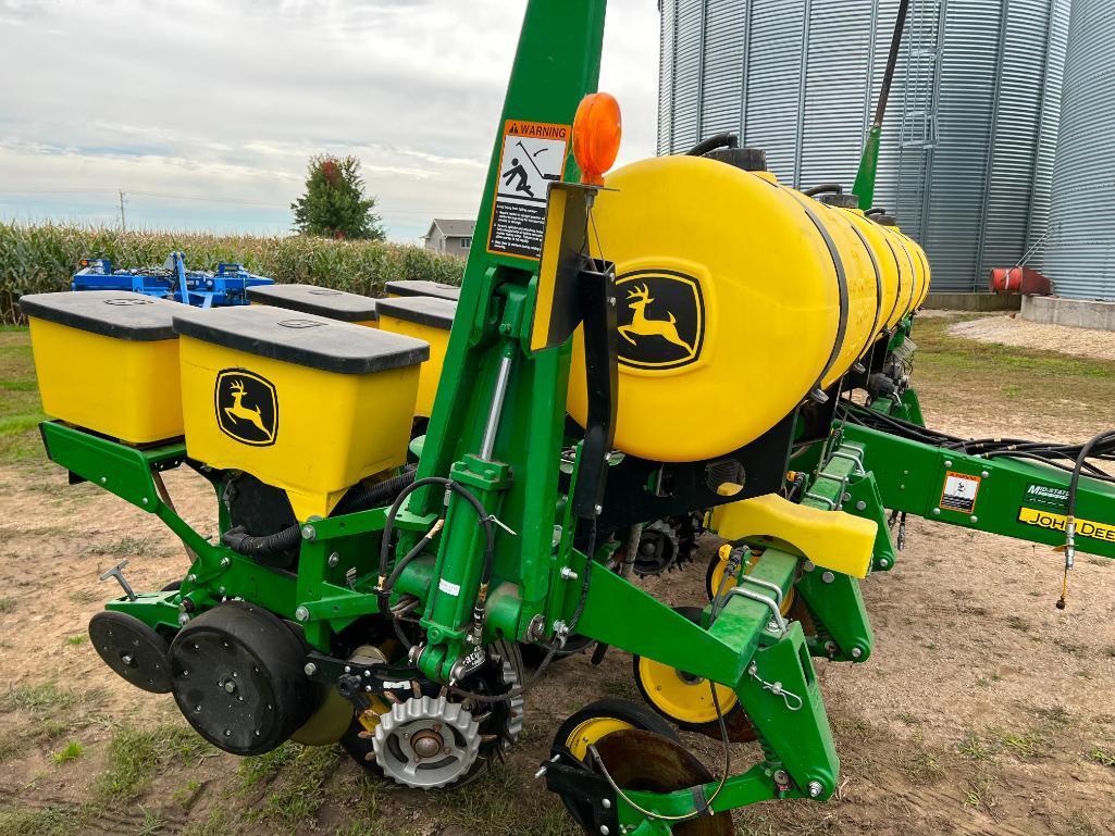 2016 John Deere 1755 6-row corn planter, liquid fertilizer, vacuum, Martin floating row cleaners,