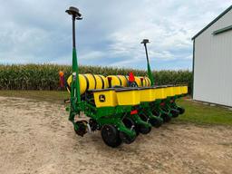 2016 John Deere 1755 6-row corn planter, liquid fertilizer, vacuum, Martin floating row cleaners,