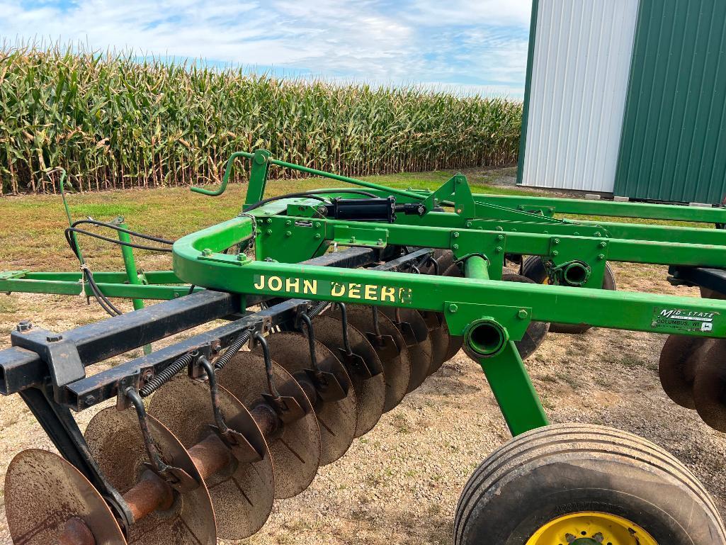 John Deere 215 14' disk, 9" spacing, good blades, hyd. lift cylinder, black frame, SN: