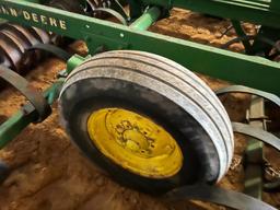 John Deere 950 12' cultimulcher, inboard wheels, solid rolls, hyd. lift cylinder, hyd. adjust teeth,