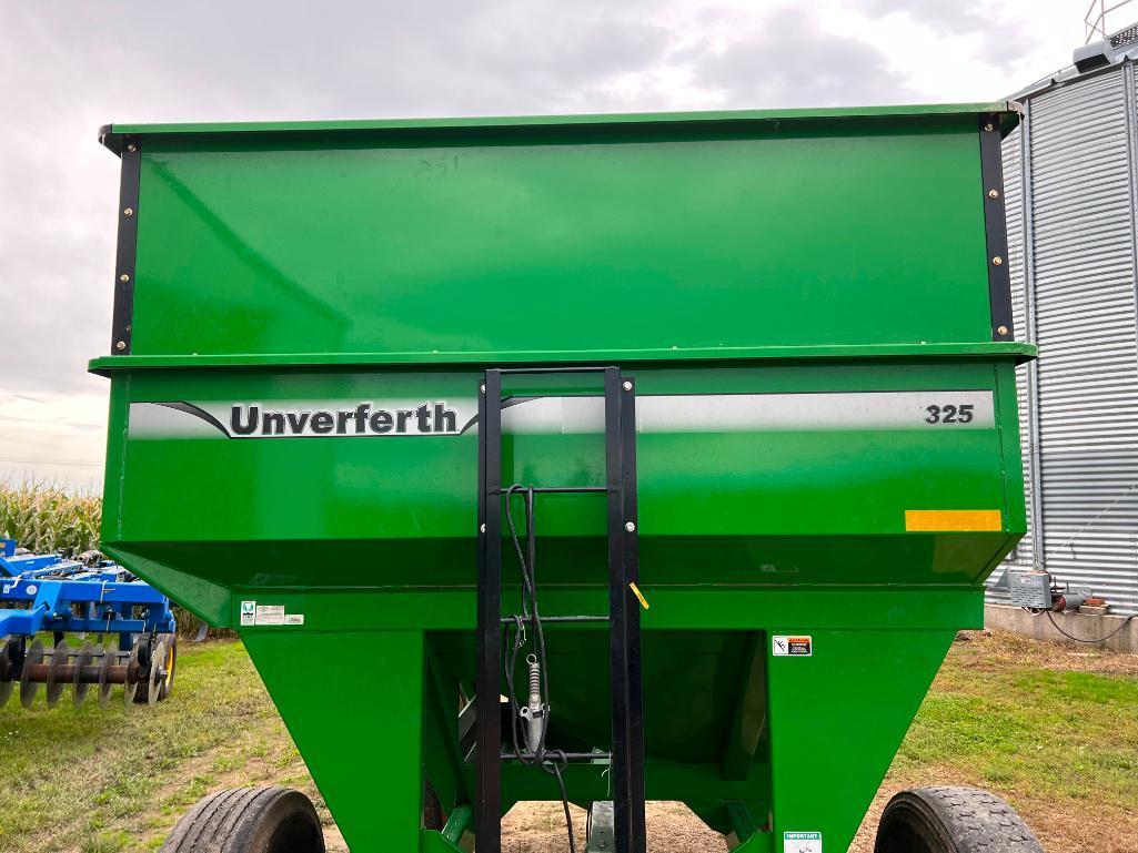 2011 Unverferth 325 gravity wagon, 400-bushel capacity, Unverferth RG 13 4-wheel wagon, 11R22.5