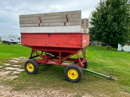 J&M gravity wagon, John Deere 963 4-wheel wagon, wood side extensions, wood lined.