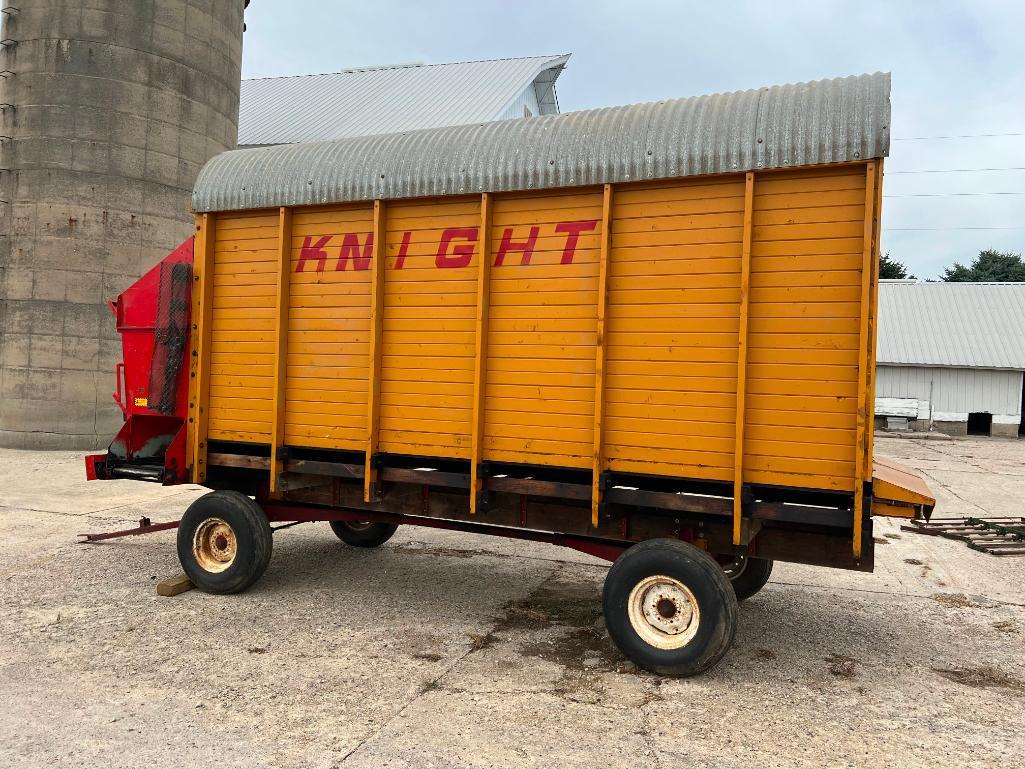 Knight 18-7 16' chopper box on Lindsay 4-wheel wagon, 3-beater, 540 PTO, LH unload, SN: NA.