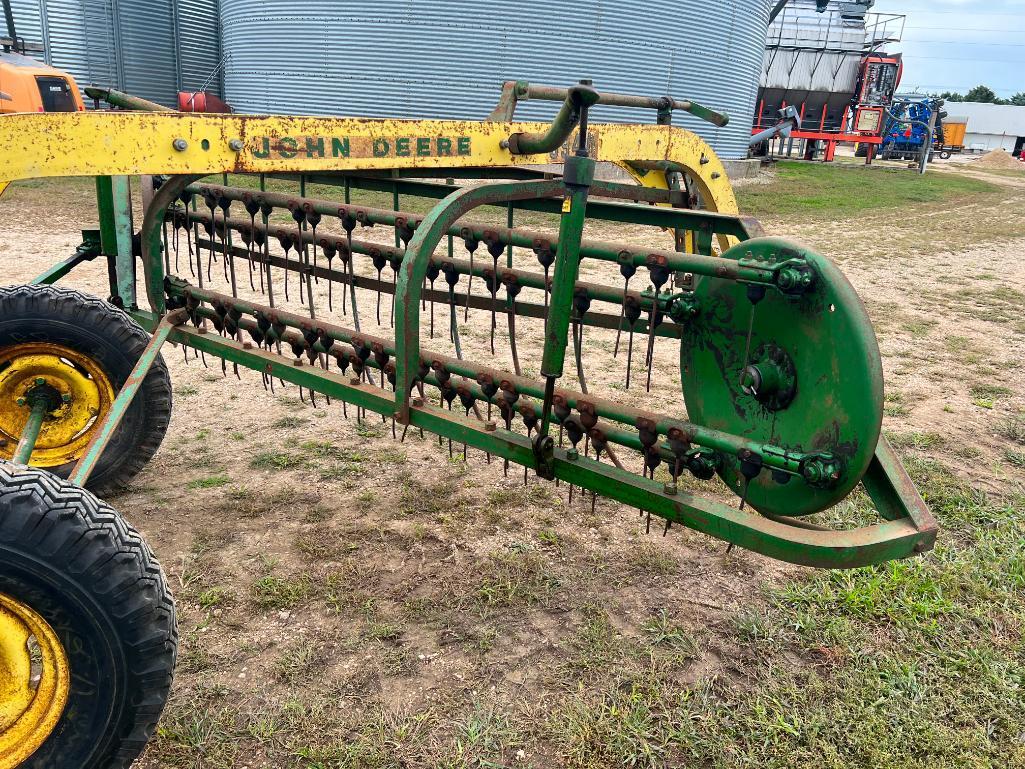 John Deere 894A 4-bar hay rake, rubber mount teeth, SN: 39556.