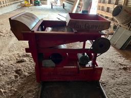 HT Ferrell & Co. Clipper 2B grain & seed cleaner fanning mill, electric motor, extra screens.