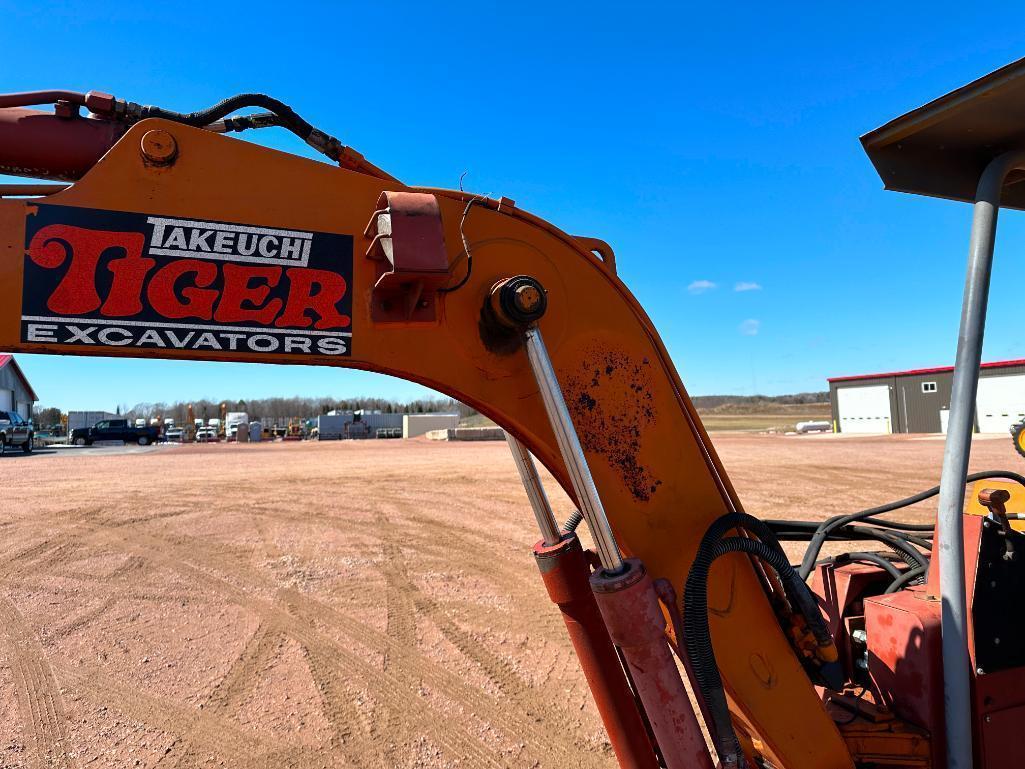 Takeuchi F3 Tiger excavator, OROPS, steel tracks, hyd thumb, front blade, runs & operates, 3,773 hrs