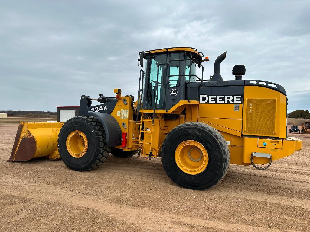 2017 John Deere 724K wheel loader, cab w/AC, 23.5x25 tires, 4-speed powershift trans, GP bucket, 3rd