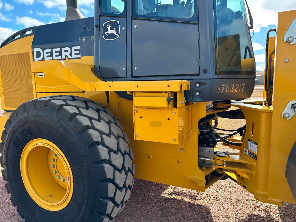 2018 John Deere 544K II wheel loader, cab w/ AC, 20.5x25 tires, 4-spd powershift trans, JRB quick