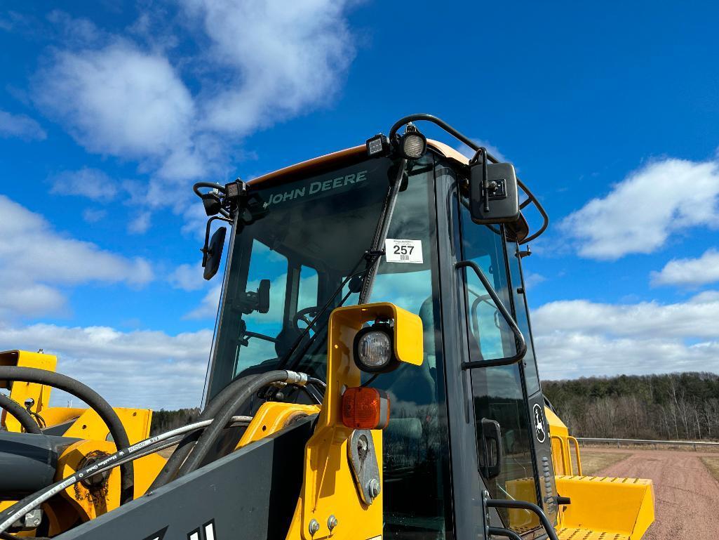 2018 John Deere 544K II wheel loader, cab w/ AC, 20.5x25 tires, 4-spd powershift trans, JRB quick