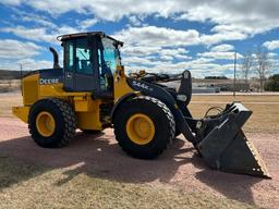 2018 John Deere 544K II wheel loader, cab w/ AC, 20.5x25 tires, 4-spd powershift trans, JRB quick