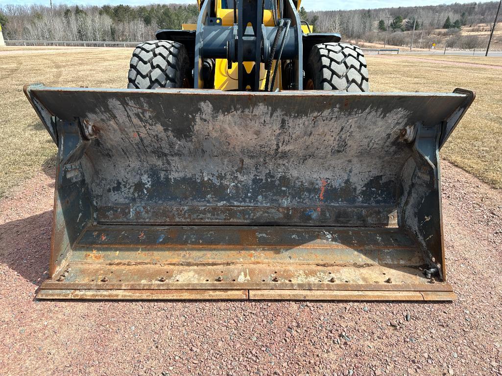 2018 John Deere 544K II wheel loader, cab w/ AC, 20.5x25 tires, 4-spd powershift trans, JRB quick