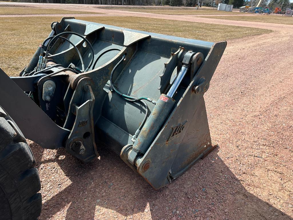 2018 John Deere 544K II wheel loader, cab w/ AC, 20.5x25 tires, 4-spd powershift trans, JRB quick