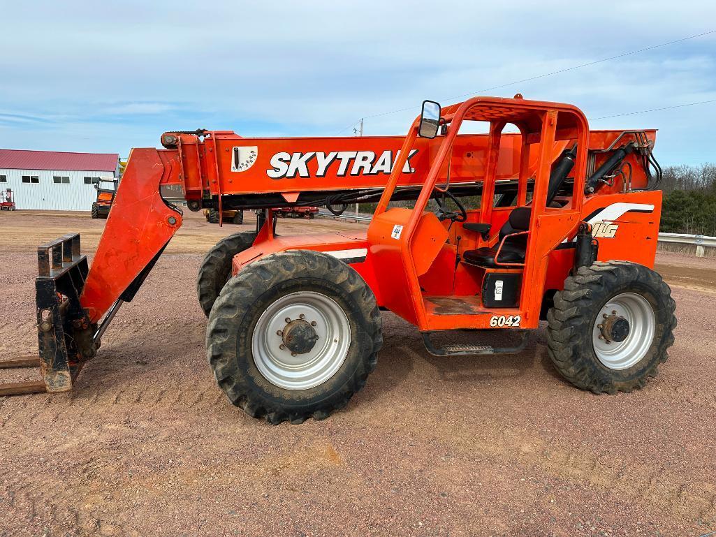 2006 Skytrak 6042 telehandler, OROPS, 4x4, 6,000 lb. capacity, 42' lift, Cummins diesel engine,