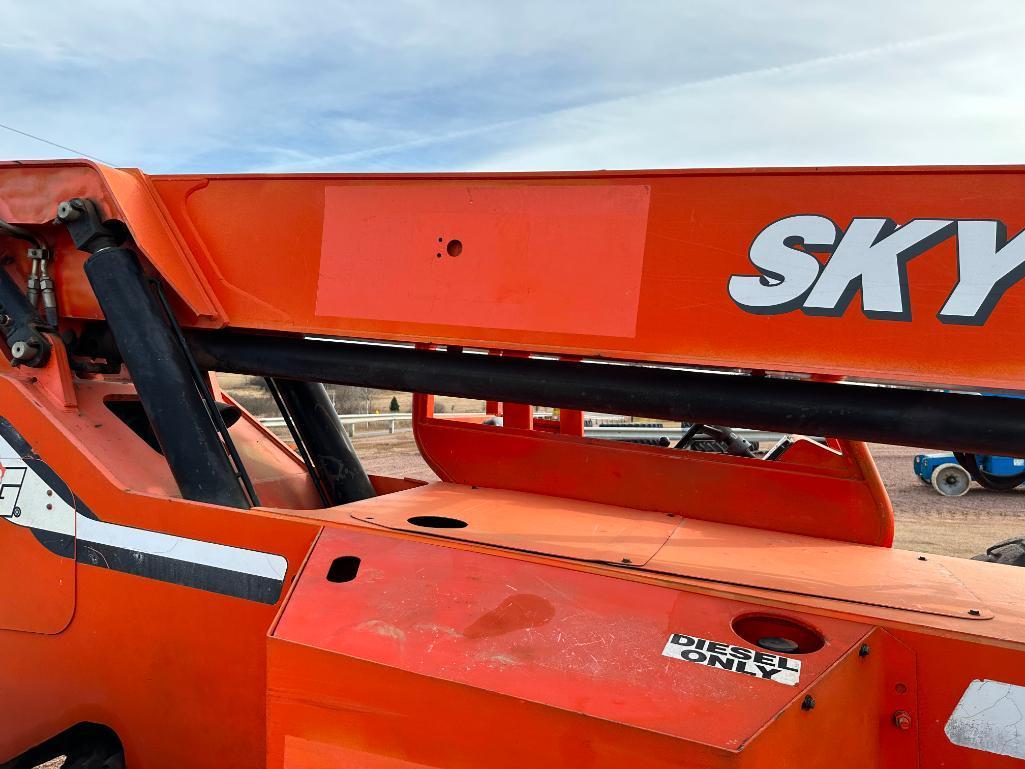 2006 Skytrak 6042 telehandler, OROPS, 4x4, 6,000 lb. capacity, 42' lift, Cummins diesel engine,