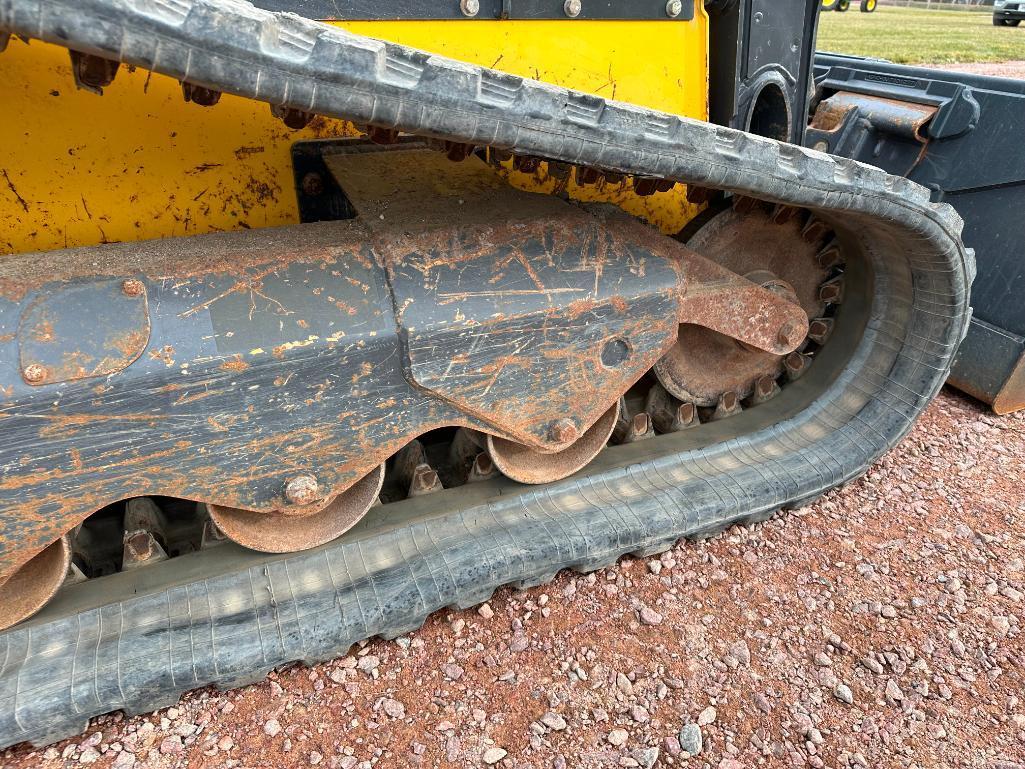 2018 New Holland C238 track skid steer, cab w/AC, 2-spd, aux hyds, pilot controls, 18" tracks,