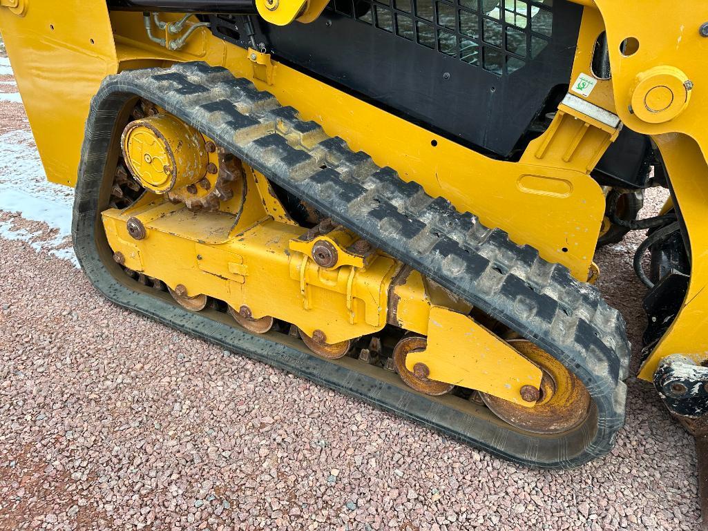 2019 Cat 249D track skid steer, cab w/AC, 12" tracks, aux hyds, hyd quick coupler, bucket, pilot