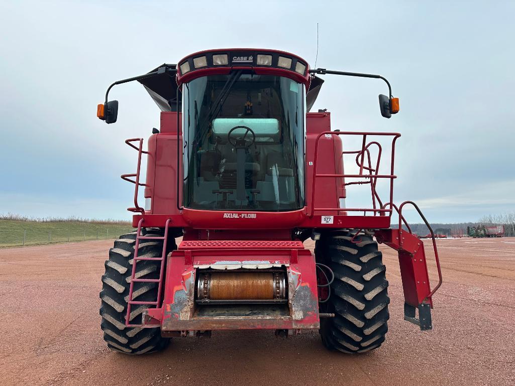 1995 Case IH 2166 combine, CHA, 30.5L-32 drive tires, 3-spd hydro trans, Cummins diesel engine,