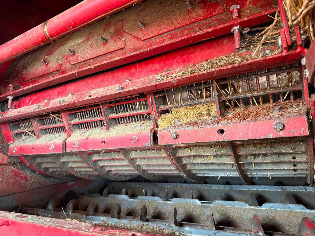 1995 Case IH 2166 combine, CHA, 30.5L-32 drive tires, 3-spd hydro trans, Cummins diesel engine,