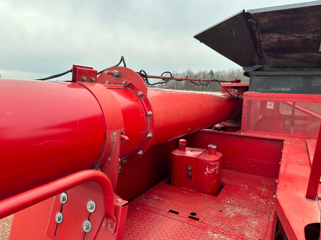 1995 Case IH 2166 combine, CHA, 30.5L-32 drive tires, 3-spd hydro trans, Cummins diesel engine,