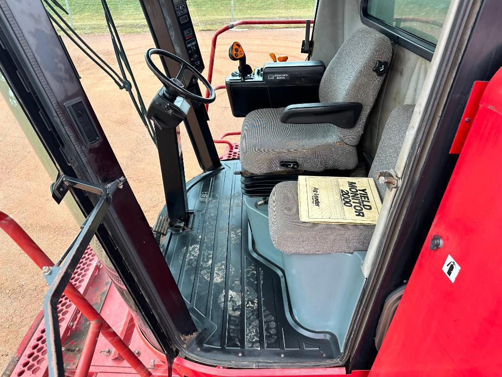 1995 Case IH 2166 combine, CHA, 30.5L-32 drive tires, 3-spd hydro trans, Cummins diesel engine,