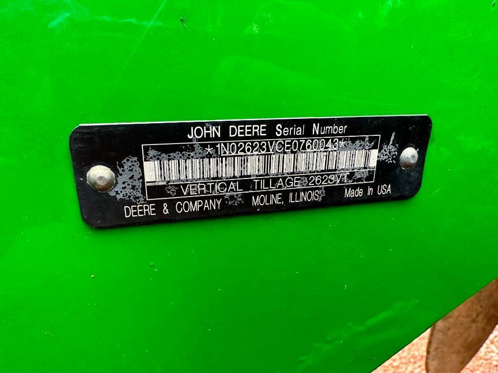 2015 John Deere 2623 VT 33'7" vertical till disk, hyd adjust gangs, hyd adjust rolling baskets,