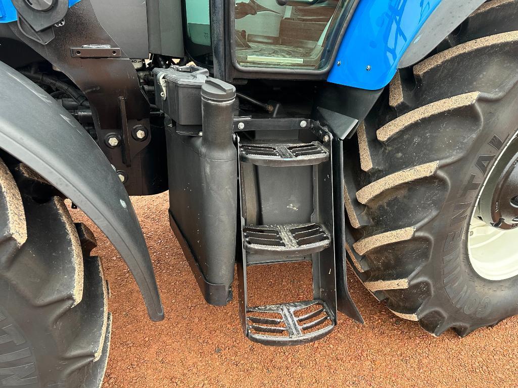 2016 New Holland T5.115 tractor, CHA, MFD, New Holland 835TL loader, Electro Command trans, 460/85R