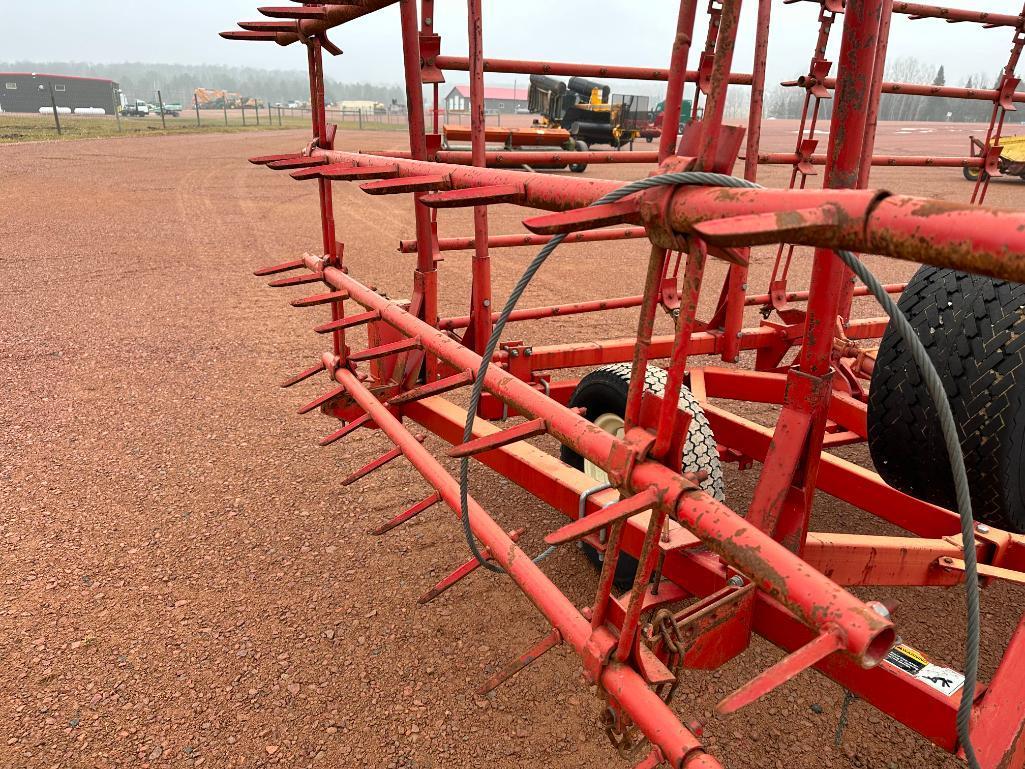 McFarlane HDL-22 22' pull type spike tooth harrow, gauge wheels, hyd lift, SN: 6031.