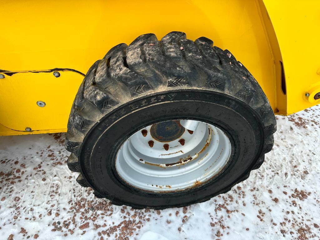 2015 Wacker Neuson SW28 skid steer, cab w/AC, high flow aux hyds, 2-spd, hyd quick coupler, Perkins