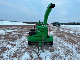 2016 Vermeer BC700XL portable wood chipper, Kohler gas engine, 6" feed opening, hyd roll feed,