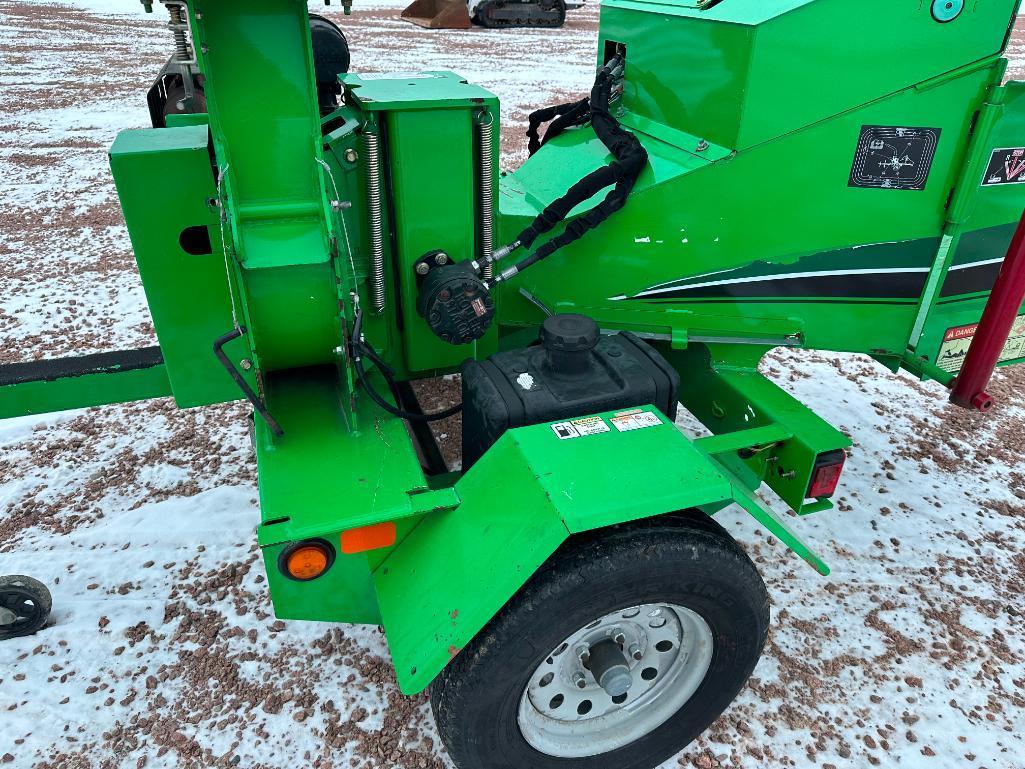 2016 Vermeer BC700XL portable wood chipper, Kohler gas engine, 6" feed opening, hyd roll feed,