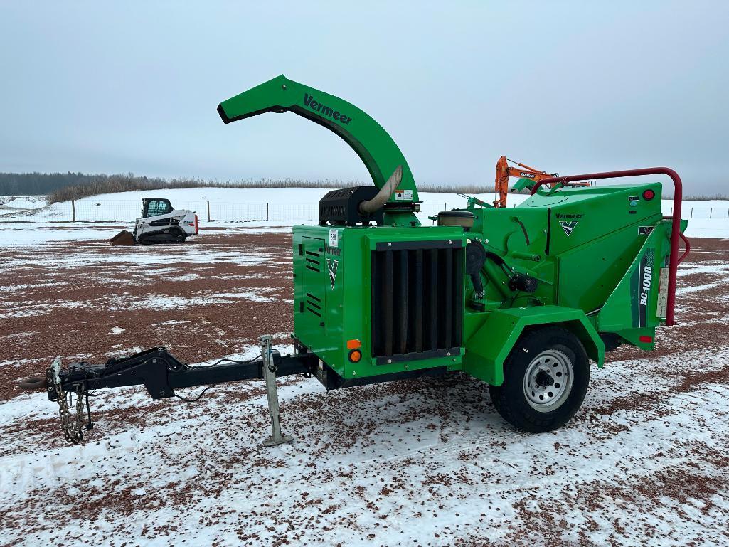 2018 Vermeer BC1000XL portable wood chipper, Deutz diesel engine, 12" feed opening, hyd roll feed,