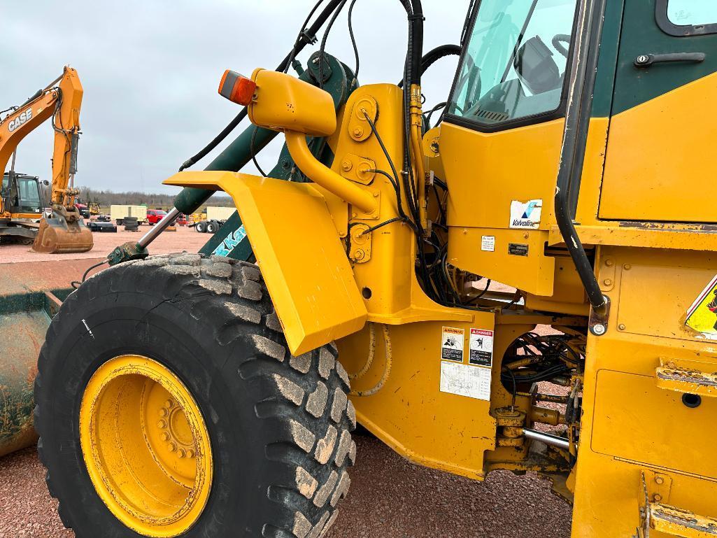 2002 Kawasaki 65TMV wheel loader, cab w/AC, 20.5x25 tires, 4-spd powershift trans, JRB quick coupler