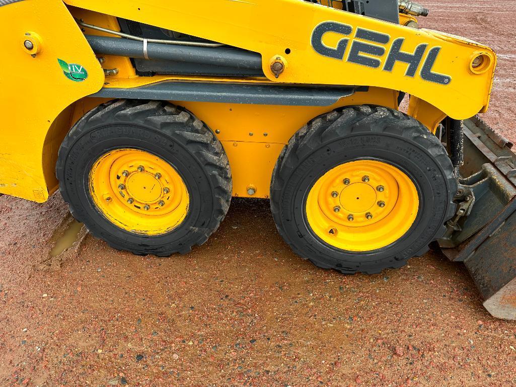 2018 Gehl R135 skid steer, OROPS, aux hyds, 10x16.5 tires, hand & foot controls, Yanmar diesel