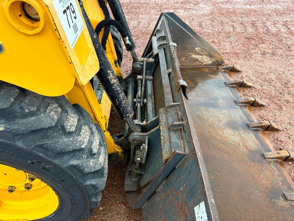 2018 Gehl R135 skid steer, OROPS, aux hyds, 10x16.5 tires, hand & foot controls, Yanmar diesel